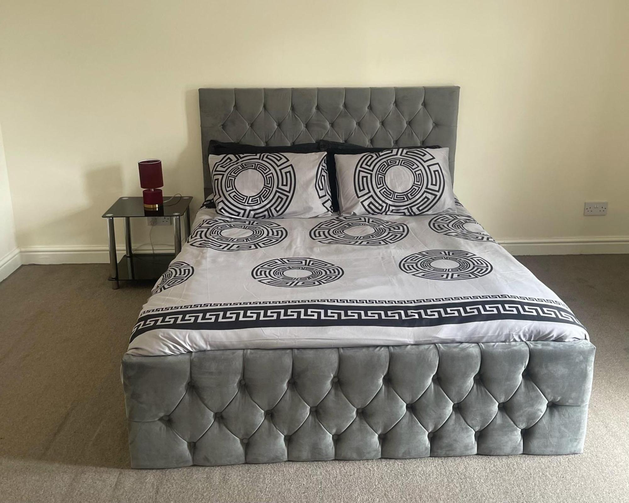 Stylish 1-Bed Apt - Sleeps 4 - Parking - Wifi مانشستر المظهر الخارجي الصورة