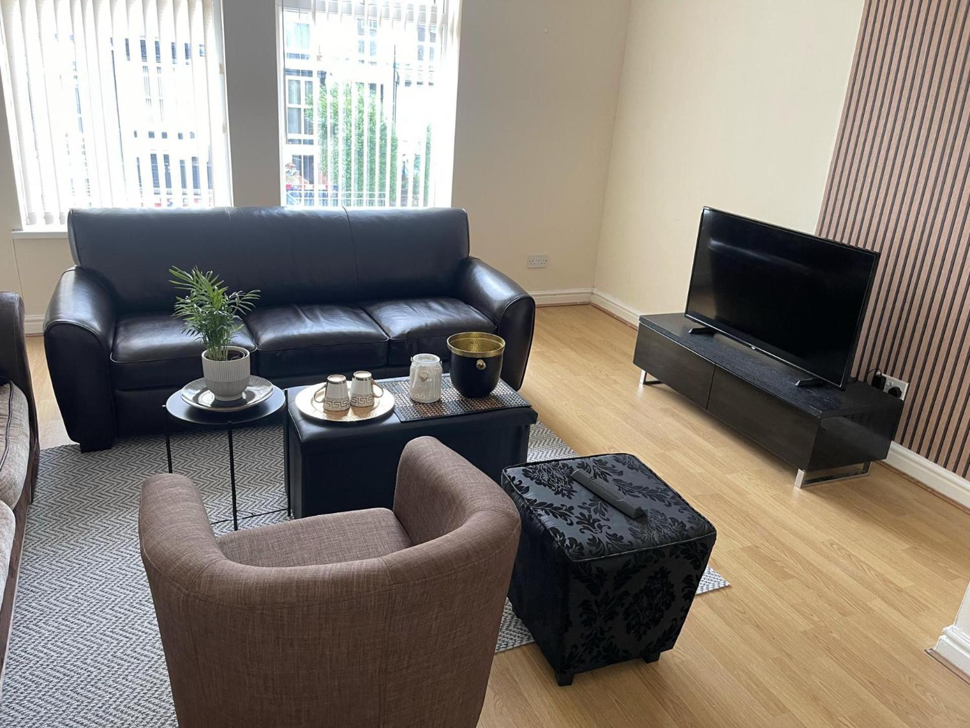Stylish 1-Bed Apt - Sleeps 4 - Parking - Wifi مانشستر المظهر الخارجي الصورة