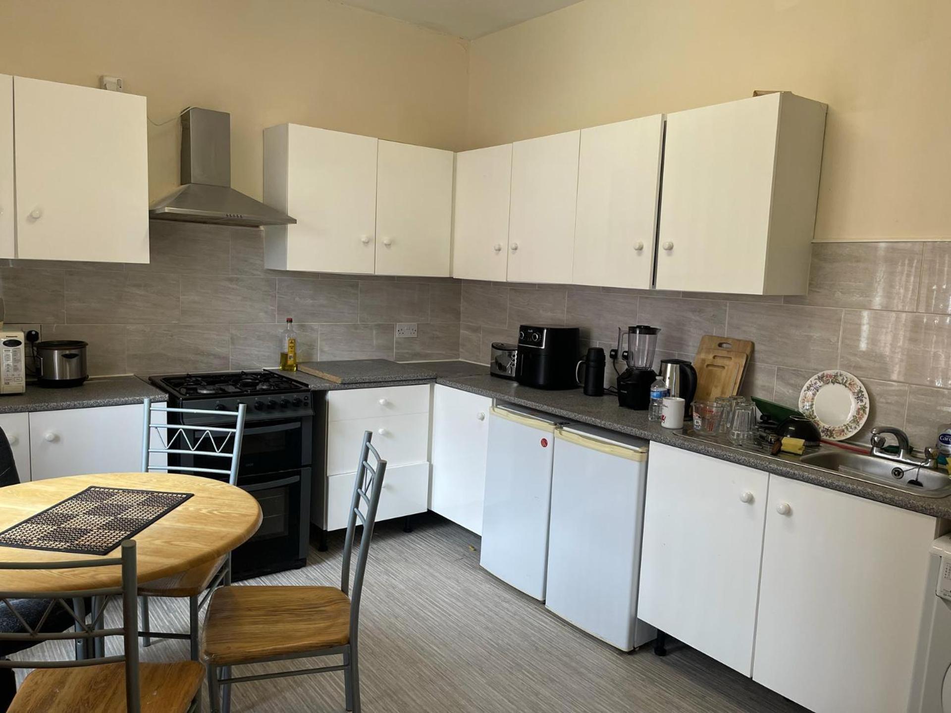 Stylish 1-Bed Apt - Sleeps 4 - Parking - Wifi مانشستر المظهر الخارجي الصورة